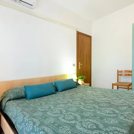 Holiday home Longa *