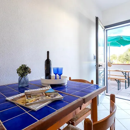 Longa Holiday home *