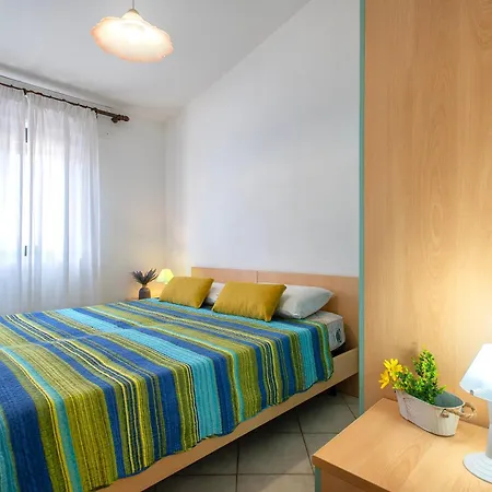 Holiday home Longa *
