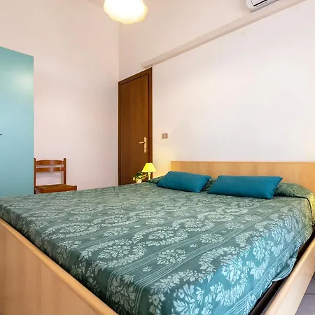 Holiday home Longa